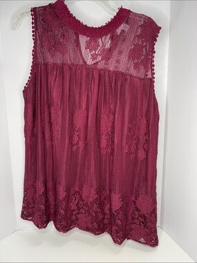 Boutique Sleeveless Lace Yoke Camisole in Wine